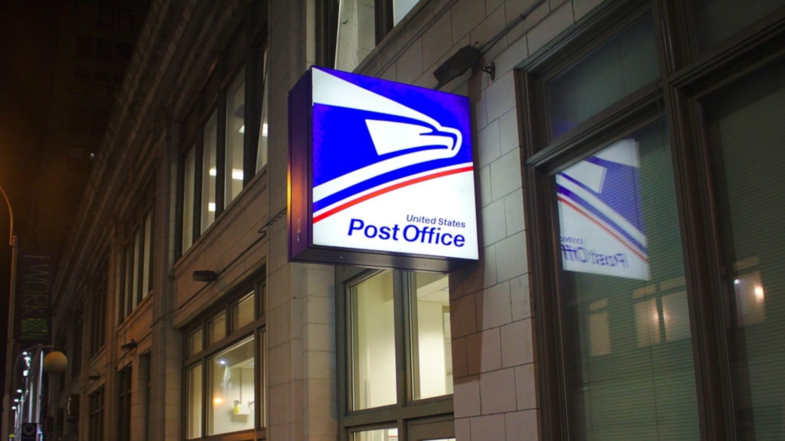 US Post Office phishing sites get as much traffic as the real one