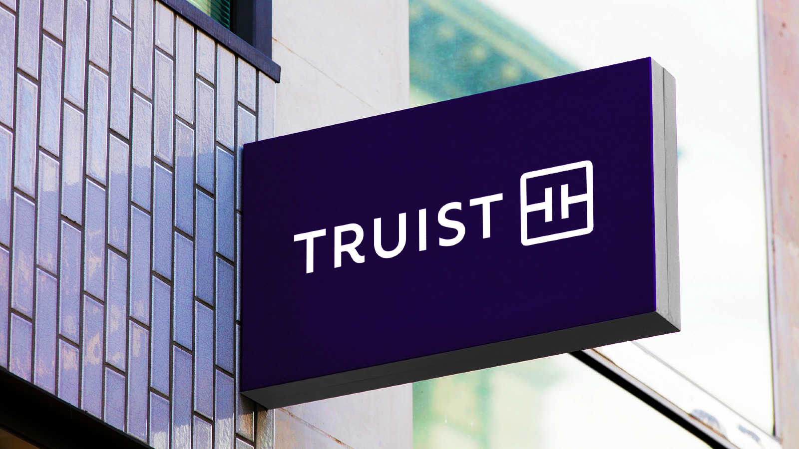 Truist Bank confirms breach after stolen data shows up on hacking forum